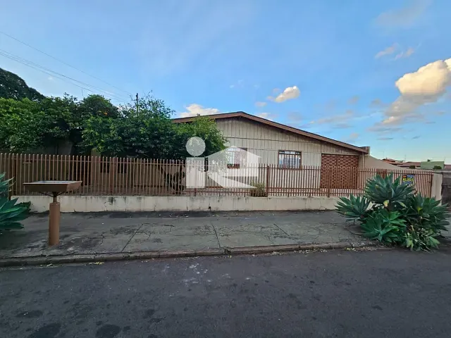 Casa com 270m² 3 quartos e 3 banheiros, à venda, no bairro Centro em Rolândia