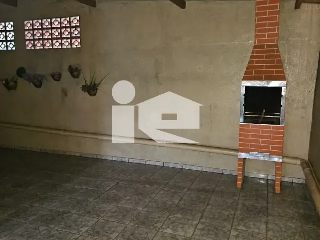 Casa com 270m² 3 quartos e 3 banheiros, à venda, no bairro Centro em Rolândia