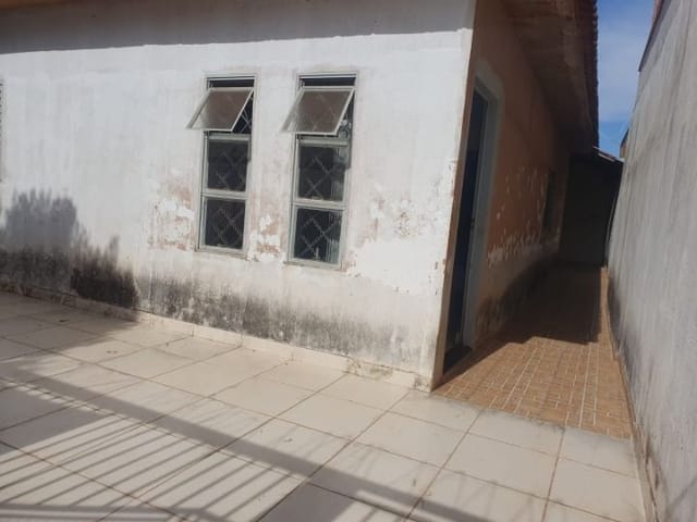 Casa com 300m² 3 quartos e 2 banheiros, à venda, no bairro Residencial Jardim Santa Luzia em Birigui