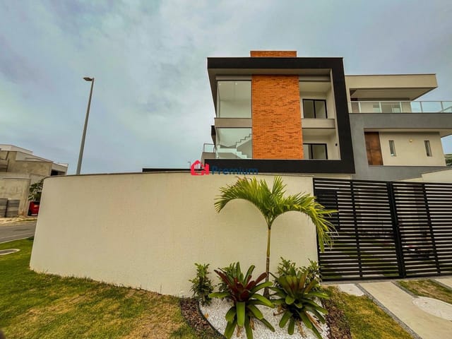 Casa 3 quartos e 4 banheiros, à venda, no bairro Vargem Pequena em Rio de Janeiro