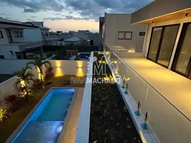 Casa com 467m² 4 quartos e 4 banheiros, à venda, no bairro Jacuhy em Serra