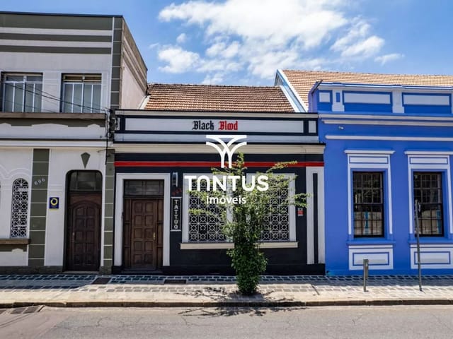Prédio com 223m², à venda, no bairro São Francisco em Curitiba