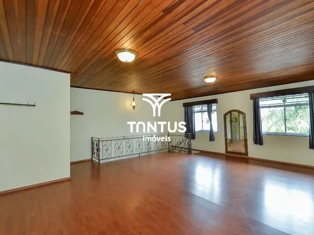 Prédio com 223m², à venda, no bairro São Francisco em Curitiba
