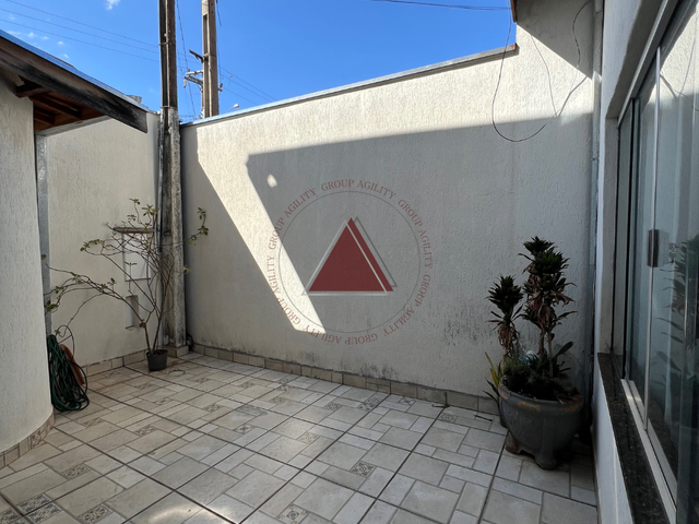 Casa com 160m² 3 quartos e 2 banheiros, à venda, no bairro Parque das Esmeraldas/ Jardim Adelinha/ ResidencialPeres Elias em Franca