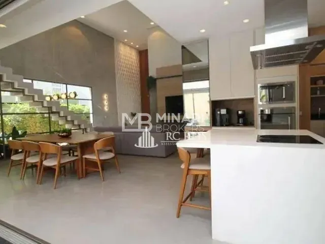 Casa 4 quartos e 6 banheiros, à venda, no bairro Tamboré em Santana de Parnaíba