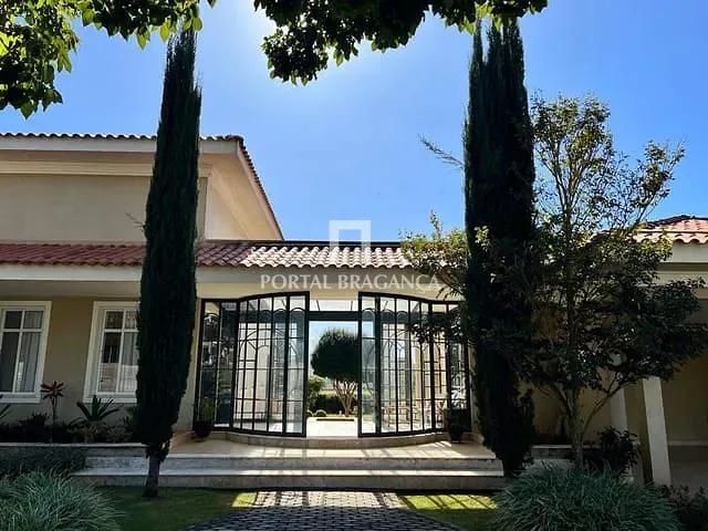 Casa com 1080m² 5 quartos e 7 banheiros, à venda, no bairro Condomínio Residencial Fazenda Santa Helena em Bragança Paulista