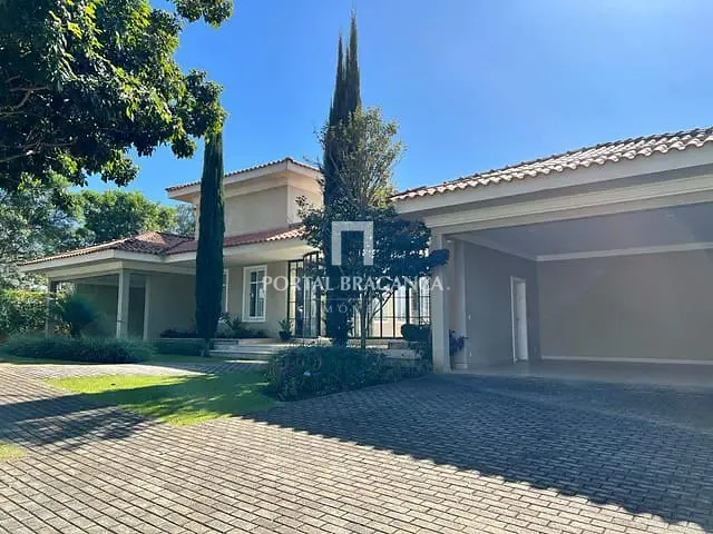 Casa com 1080m² 5 quartos e 7 banheiros, à venda, no bairro Condomínio Residencial Fazenda Santa Helena em Bragança Paulista