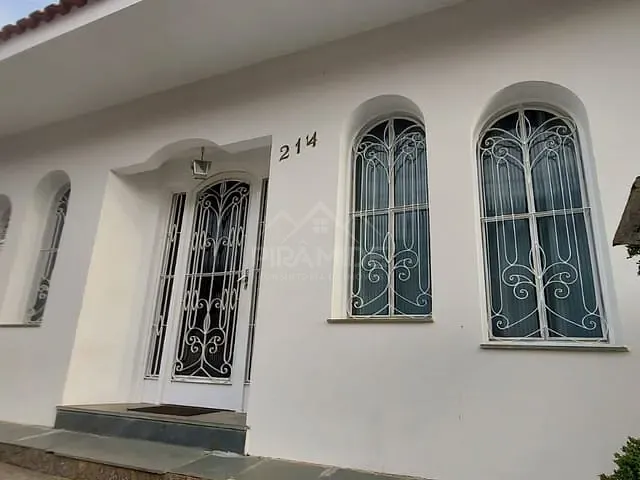 Casa com 250m² 4 quartos e 5 banheiros, à venda, no bairro Parque Primavera em Poços de Caldas