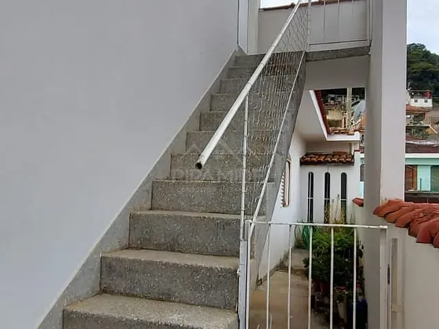 Casa com 250m² 4 quartos e 5 banheiros, à venda, no bairro Parque Primavera em Poços de Caldas