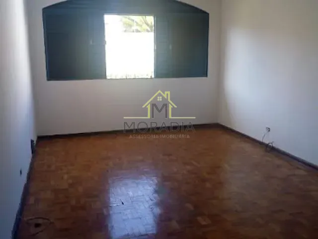 Casa com 731m² 3 quartos e 1 banheiro, à venda, no bairro Irmãos Ricciardi em Guaxupé