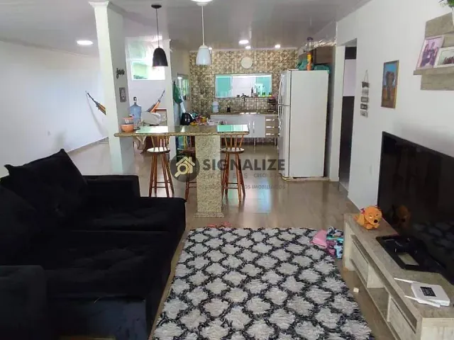 Casa com 200m² 2 quartos e 2 banheiros, à venda, no bairro Reserva do Peró em Cabo Frio