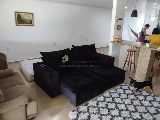 Casa com 200m² 2 quartos e 2 banheiros, à venda, no bairro Reserva do Peró em Cabo Frio