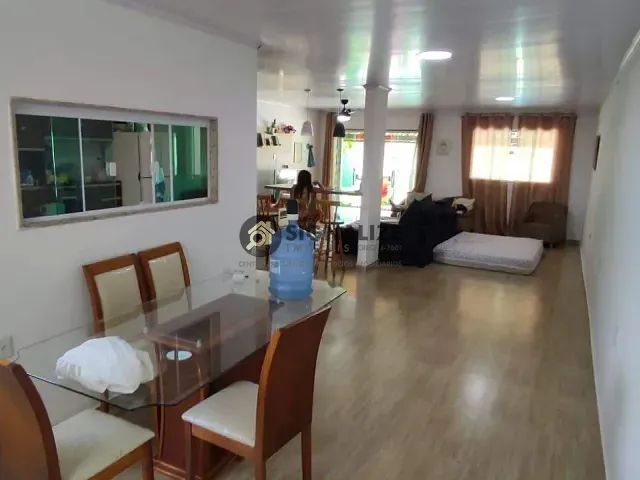 Casa com 200m² 2 quartos e 2 banheiros, à venda, no bairro Reserva do Peró em Cabo Frio