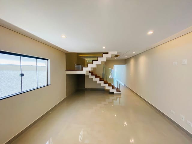 Foto do Casa - Casa assobradada à venda, 195m², com 3 quartos sendo 3 suítes, 1 lavabo, 2 vagas de garagem, Jardim Burle Marx. Londrina/PR | Taive