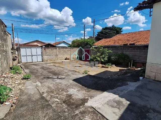 Casa com 250m² 2 quartos e 1 banheiro, à venda, no bairro Parque Piratininga em Taubaté