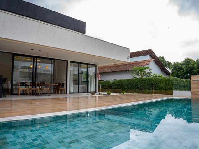 Foto do Casa - Casa à venda com 900m2, sendo área construída 200m2, 03 quartos sendo 02 suítes e 01 deles com closet, 2 vagas cobertas, Aldeia dos Camarás, Camaragibe, PE | Tânia Macêdo Imóveis