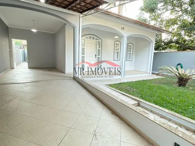Casa com 360m² 4 quartos e 2 banheiros, à venda, no bairro Voldac em Volta Redonda