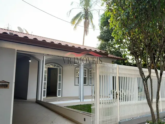 Casa com 360m² 4 quartos e 2 banheiros, à venda, no bairro Voldac em Volta Redonda