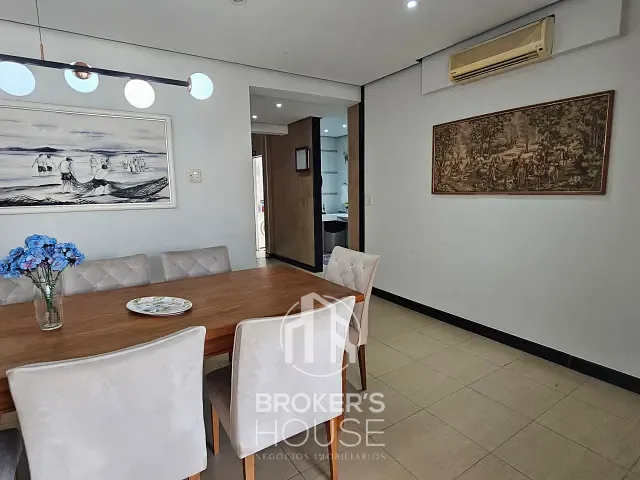 Casa 7 quartos e 9 banheiros, à venda, no bairro de Lourdes em Vitória