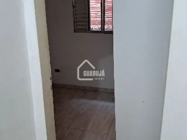 Casa 3 quartos e 2 banheiros, à venda, no bairro Morrinhos em Guarujá