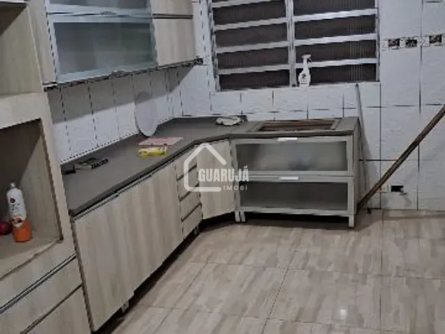 Casa 3 quartos e 2 banheiros, à venda, no bairro Morrinhos em Guarujá