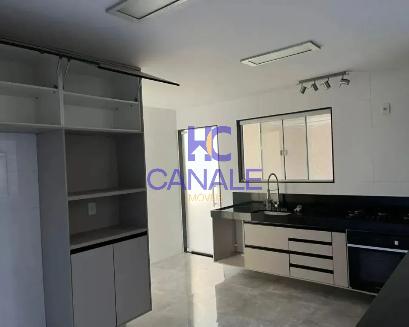Foto do imóvel - Casa à venda com 4 quartos, 267 m² em Vargem Pequena, Rio de Janeiro