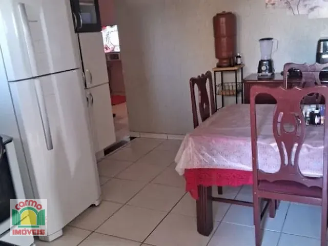 Casa com 300m² 3 quartos e 2 banheiros, à venda, no bairro Setor Residencial Pedro Ludovico em Anápolis