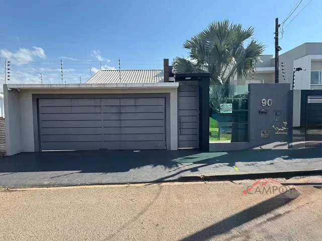 Casa com 360m² 3 quartos e 3 banheiros, à venda, no bairro Loteamento Residencial Cazarin em Apucarana