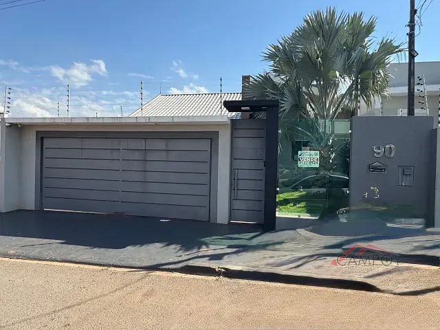 Casa com 360m² 3 quartos e 3 banheiros, à venda, no bairro Loteamento Residencial Cazarin em Apucarana