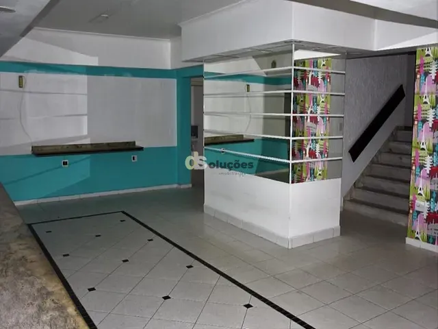 Casa à venda ou para alugar, no bairro Vila Gomes Cardim em São Paulo