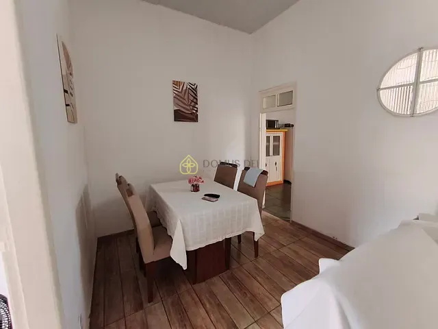 Casa 3 quartos e 2 banheiros, à venda, no bairro Centro em Passa Vinte