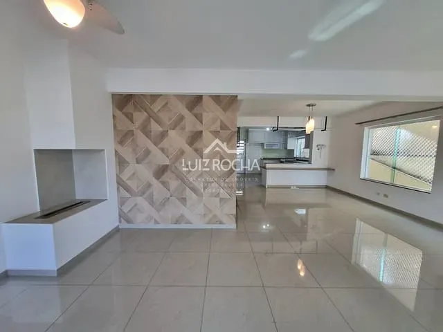 Casa com 280m² 4 quartos e 5 banheiros, à venda, no bairro Jardim das Flores em Cotia
