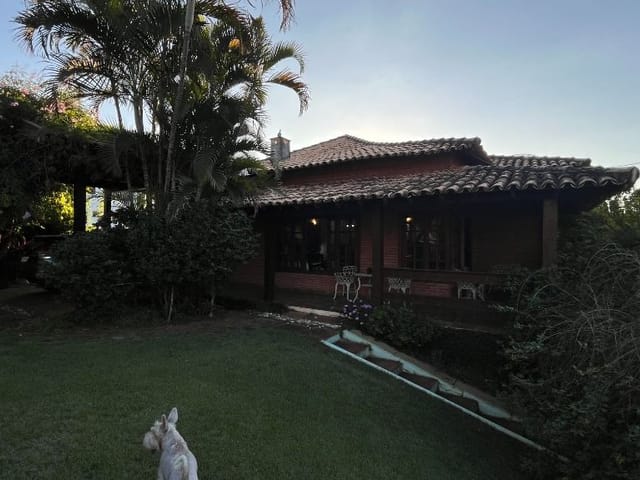 Casa com 1000m² 5 quartos e 3 banheiros, à venda, no bairro Parque Residencial Colina das Estrelas em Tatuí