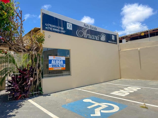 Casa para alugar, no bairro Aruana em Aracaju