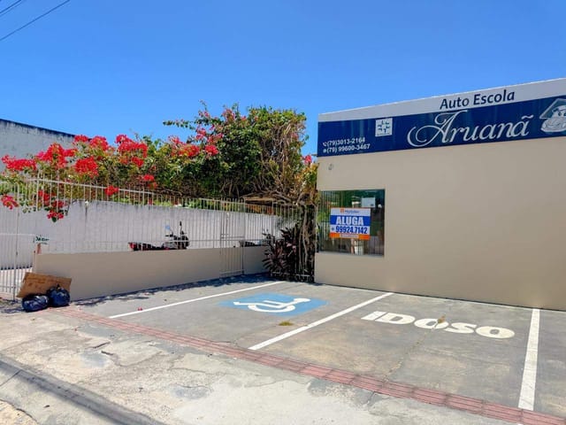 Casa para alugar, no bairro Aruana em Aracaju