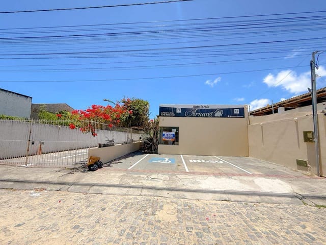 Casa para alugar, no bairro Aruana em Aracaju