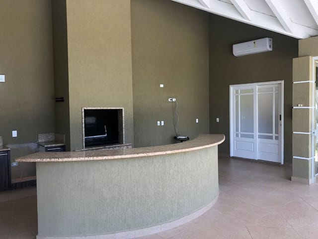 Casa com 1250m² 4 quartos e 10 banheiros, à venda, no bairro Tucano em Londrina