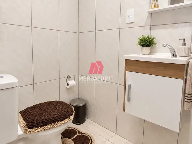Casa 3 quartos e 2 banheiros, à venda, no bairro Valparaiso em Blumenau