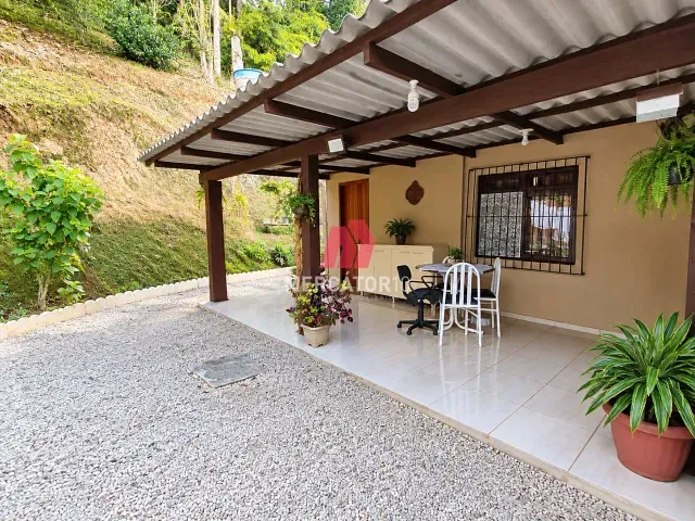 Casa 3 quartos e 2 banheiros, à venda, no bairro Valparaiso em Blumenau