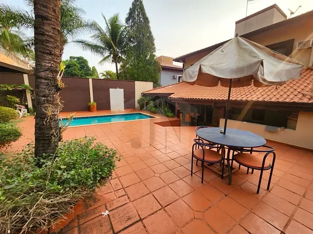 Casa com 875m² 4 quartos e 5 banheiros, à venda, no bairro Residencial Flórida em Ribeirão Preto