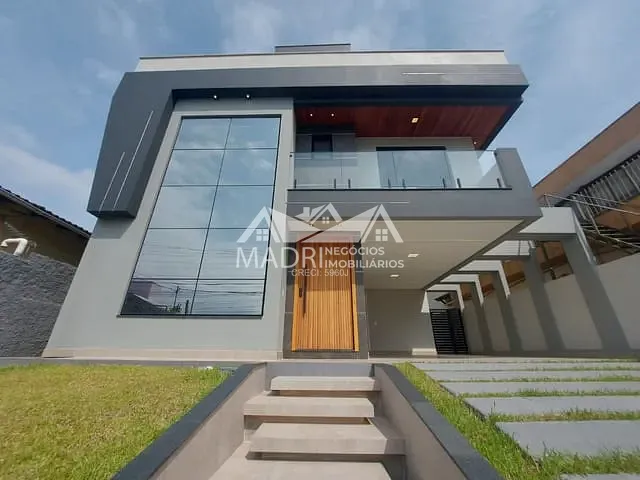 Casa com 324m² 3 quartos e 1 banheiro, à venda, no bairro Canto em Florianópolis