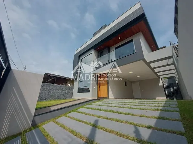 Casa com 324m² 3 quartos e 1 banheiro, à venda, no bairro Canto em Florianópolis