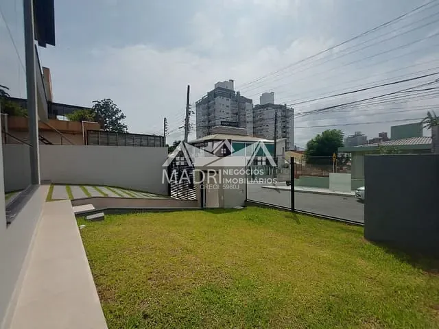 Casa com 324m² 3 quartos e 1 banheiro, à venda, no bairro Canto em Florianópolis