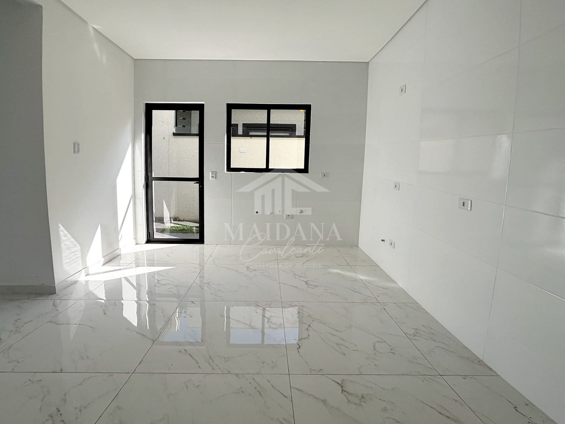 Casa à venda com 3 quartos, 90m² - Foto 4