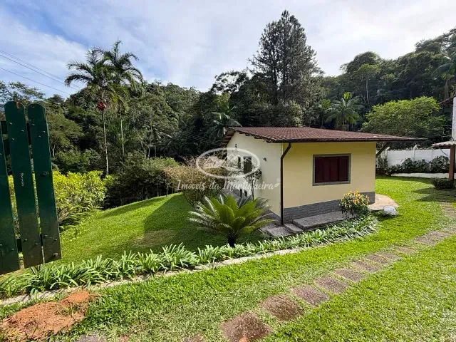 Casa com 1850m² 2 quartos e 2 banheiros, à venda, no bairro Fazendinha (Penedo) em Itatiaia