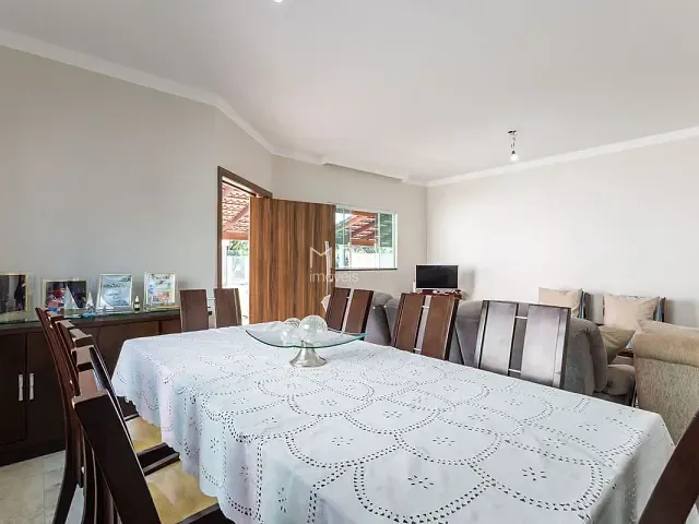 Casa 4 quartos e 6 banheiros, à venda, no bairro Guará I em Brasília