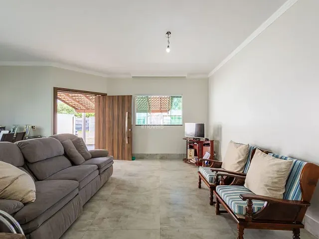 Casa 4 quartos e 6 banheiros, à venda, no bairro Guará I em Brasília