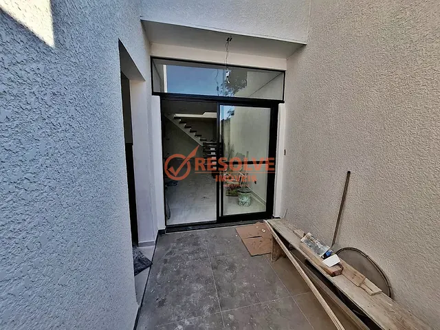 Casa com 160m², para alugar, no bairro Centro em Guararema