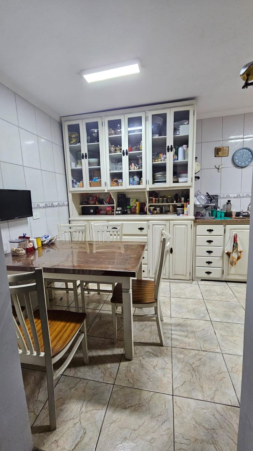 Casa para alugar com 1 quarto, 235m² - Foto 6