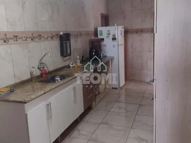 Casa com 250m² 5 quartos e 2 banheiros, à venda, no bairro Jardim Bela Vista em Taubaté